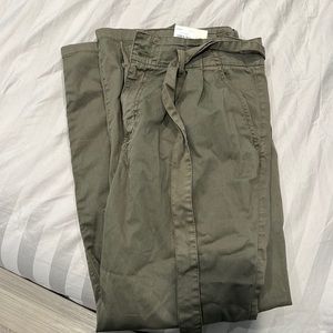 NWT High Rise Mom pant - Olive green